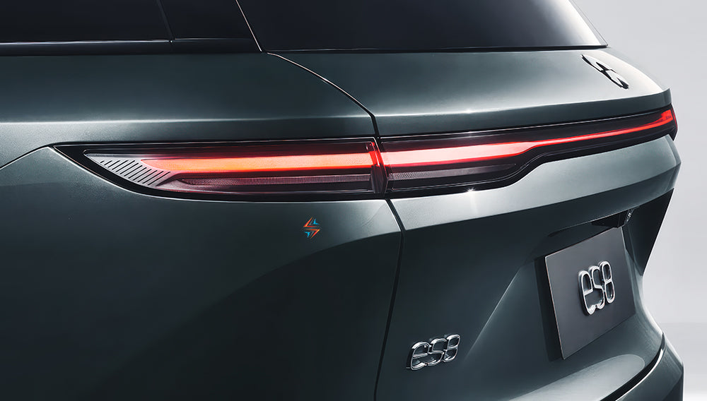 NIO ES8